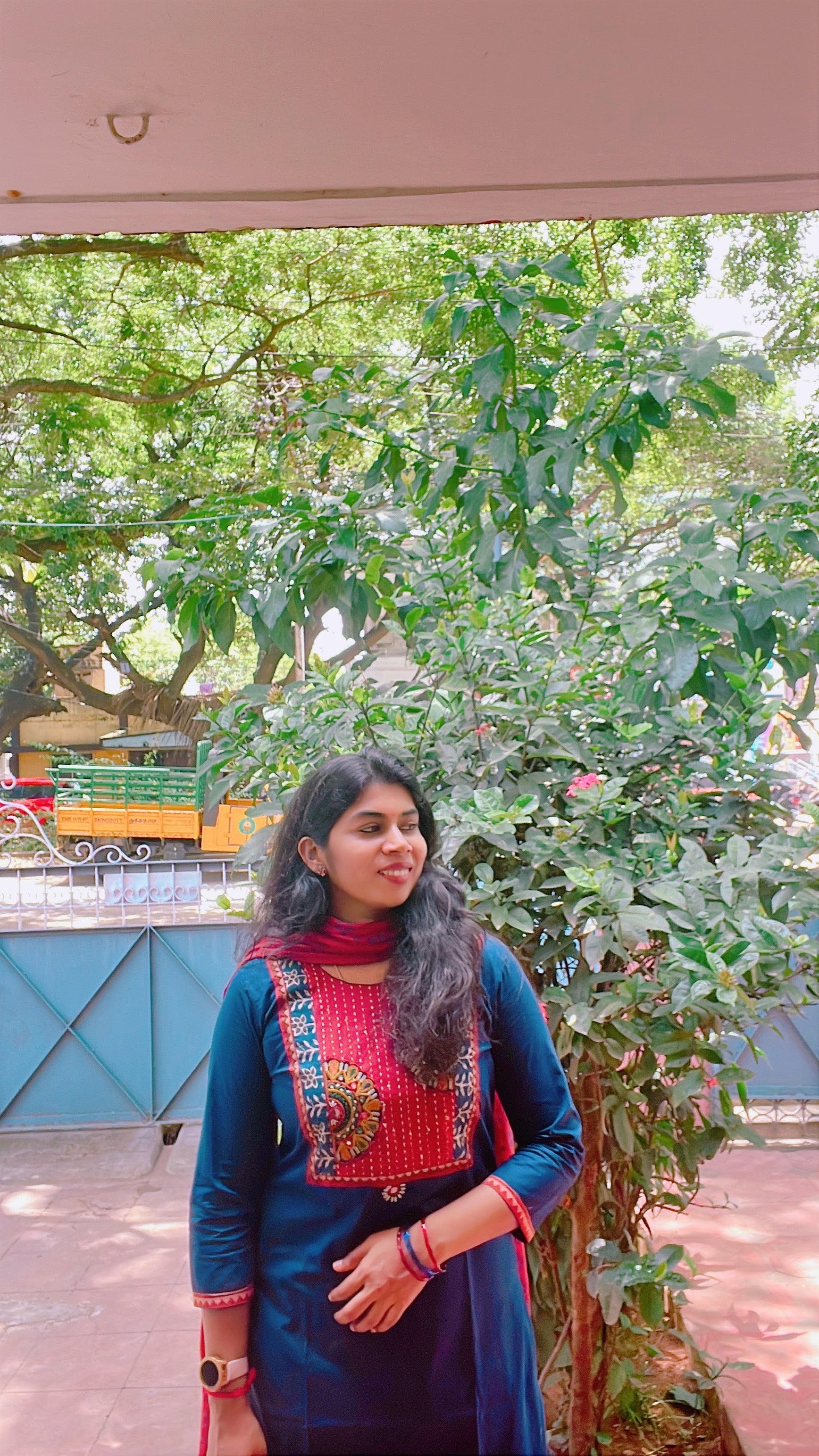 Blue and Red Gamthi Cotton Suit Set