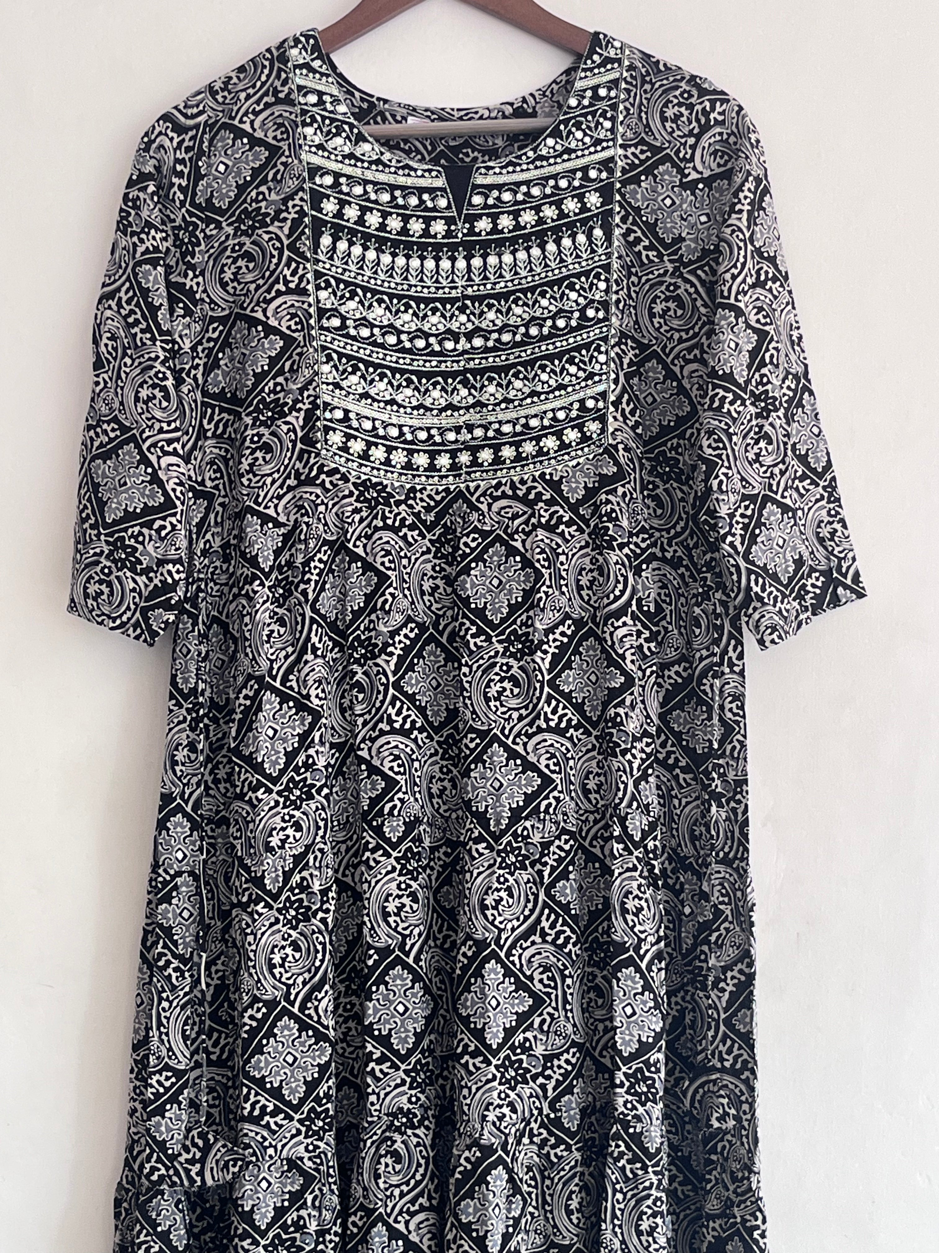 Black- Kalamkari Print Umbrella Kurti